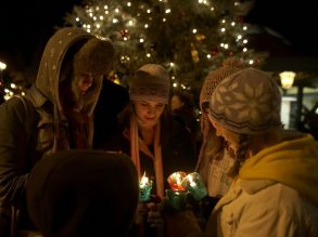 Frankenmuth Chamber of Commerce Candlelight Walk